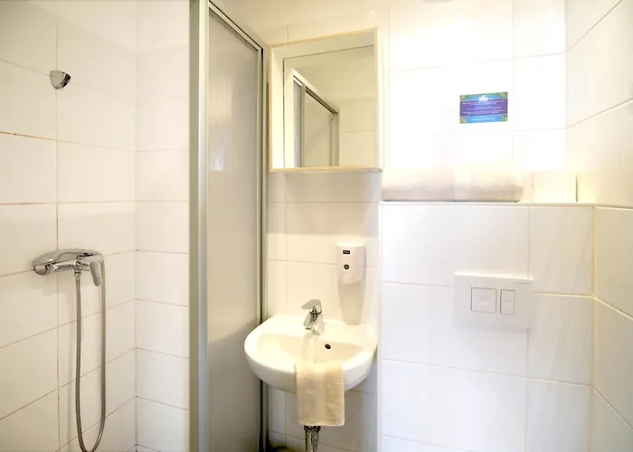 Hostel Senftenberg 旅馆 *