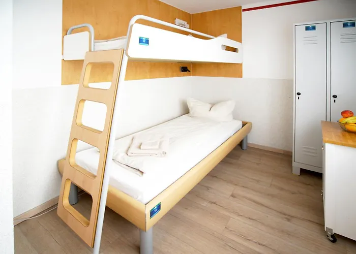 Hostel Senftenberg 旅馆 *